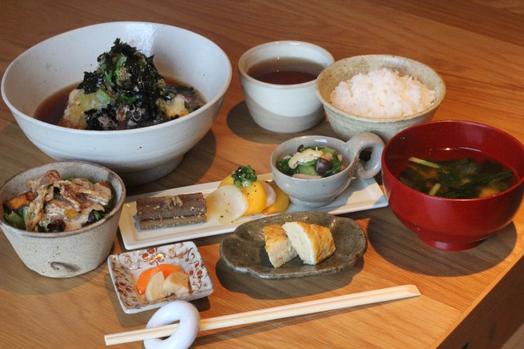 季節の味を定食に　茶飯二月（さはんにがつ）（茨城・鉾田市）