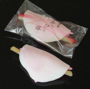 上生菓子「花びら餅」 五條製菓（茨城・水戸市）