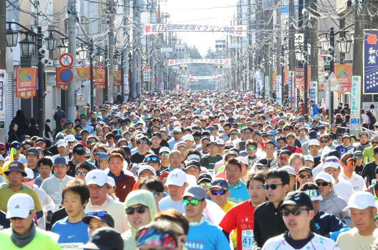 1万6千人 勝田路に咲く~県勢が活躍 第73回勝田全国マラソン大会(茨城・ひたちなか市)