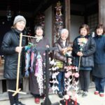 早春のひな祭り準備中　地域の女性たち３０人（茨城・行方市）