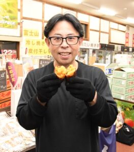 AIに教わったストーブ焼き芋　直売所「やさいの声」が販売（茨城・行方市）
