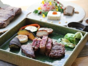 目の前の鉄板で焼く　ステーキ・ハウス　彩（あや）（茨城・水戸市）