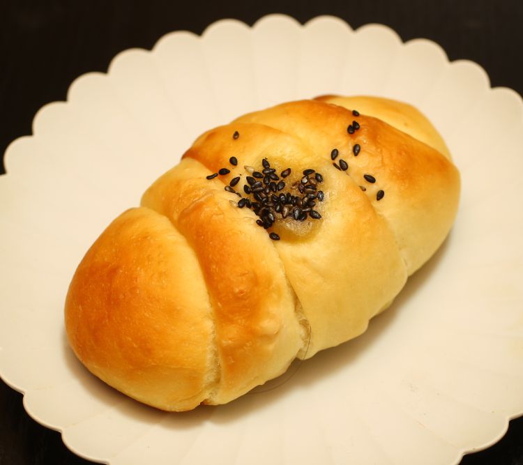 塩パンさつま芋 フイユ ド トンヌ(茨城・高萩市)