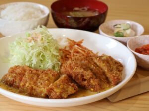 おなかいっぱいたべて　親孝行食堂（茨城・水戸市）