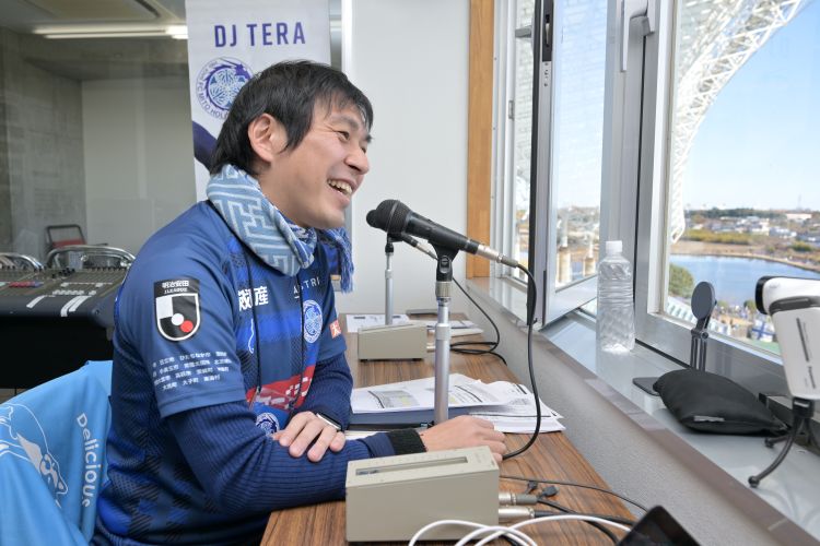 【ホーリーホックとともに走る①】選手、サポーターへ声のパス 水戸ホーリーホックのスタジアムDJを務めて20年以上の寺田さん