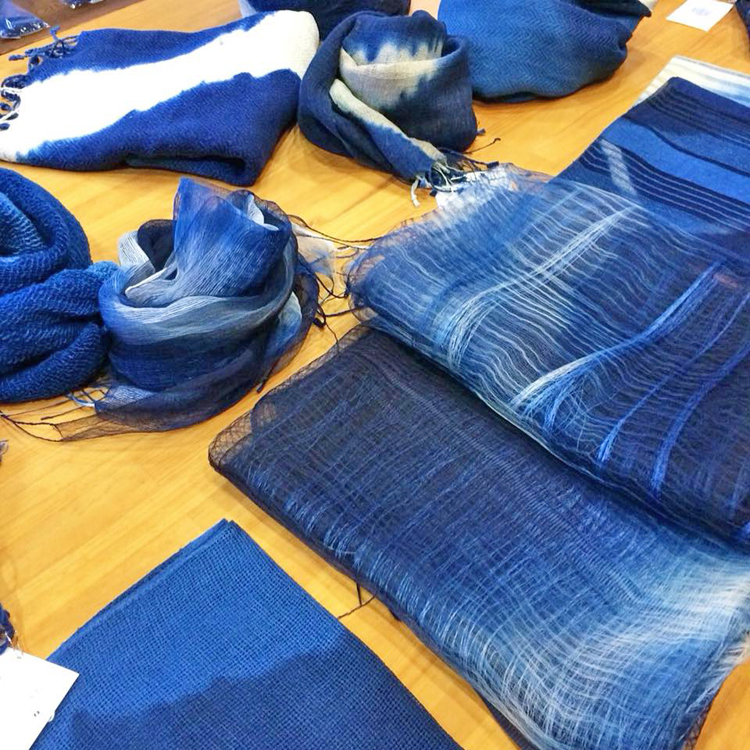 伝統技法の藍染め展 　「アカデミア・プラトニカ」（茨城・那珂市）